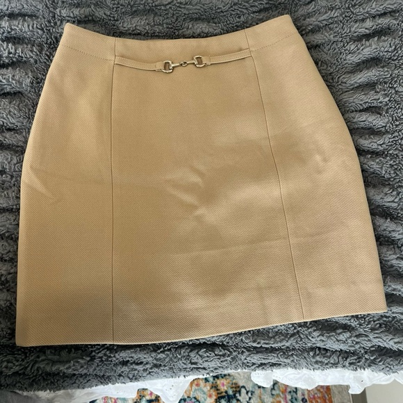 H&M Dresses & Skirts - Tan skirt
